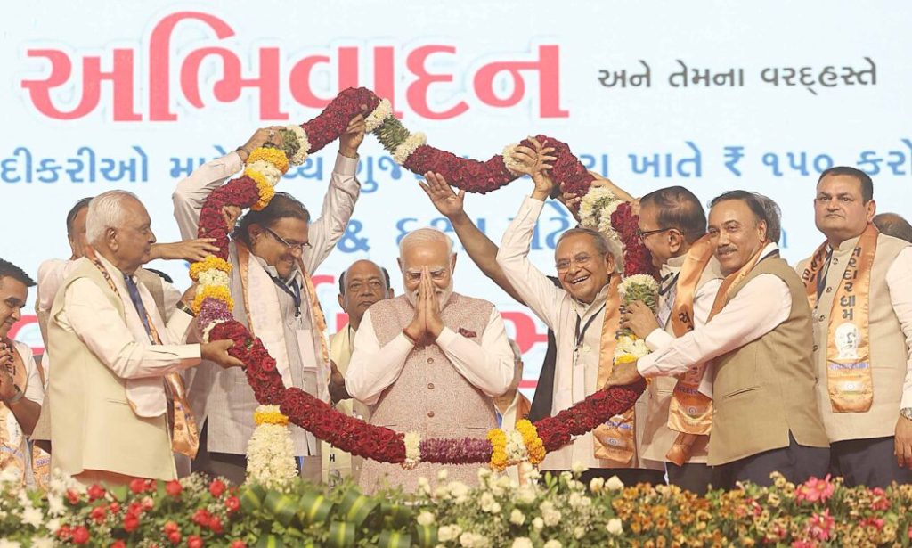 વિદેશ ફરવા જવાનું ટાળો, શાળાઓમાં ઓનલાઈન કલાસ ચલાવોઃ PM મોદી વિદેશ ફરવા જવાનું ટાળો, શાળાઓમાં ઓનલાઈન કલાસ ચલાવોઃ PM મોદી