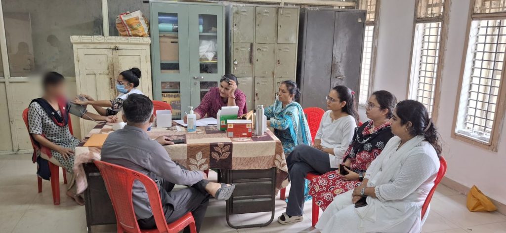 ઓઢવ નારી સંરક્ષણ ગૃહ ખાતે વિશેષ કેમ્પમાં 43 મહિલાઓનું પોર્ટેબલ એક્સ-રેથી TB...