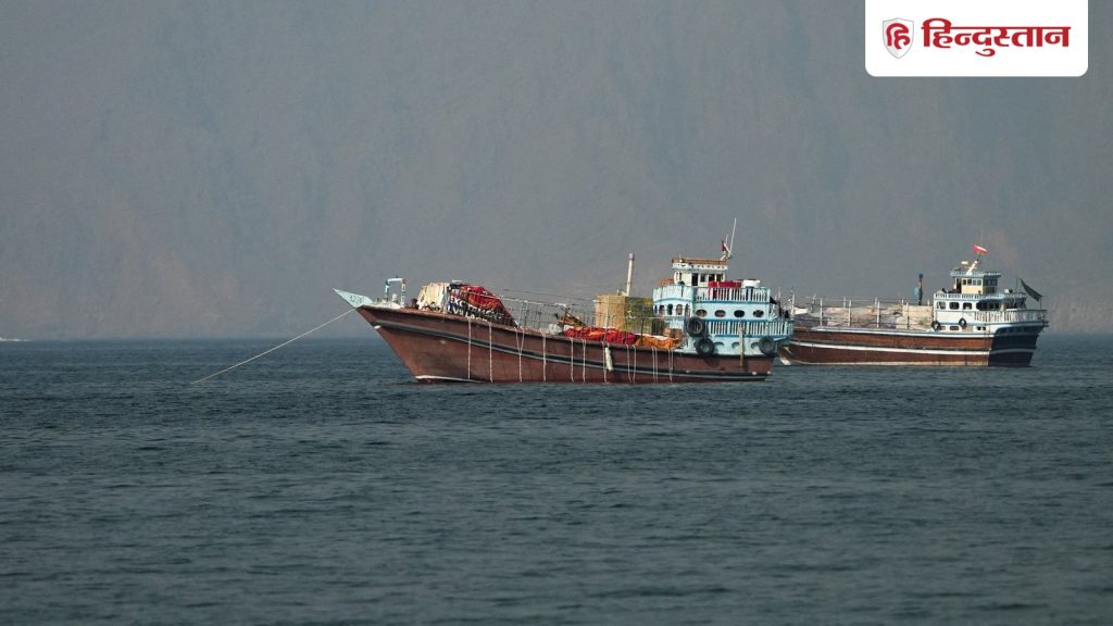 दुबई में मिसाइल हमले की चेतावनी का अलर्ट, ईरान ने होर्मुज से लौटा दिए तीन...