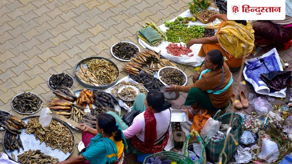 पुरुषों के लिए नो एंट्री! यहां महिलाएं चलाती हैं पूरा बाजार, 500 साल पुराना...