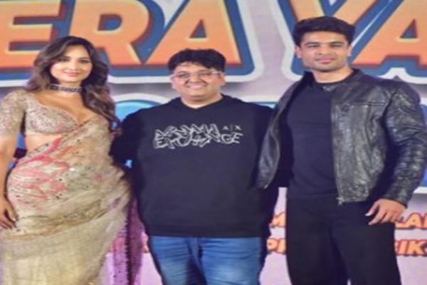 મિલાપ ઝવેરીએ અમન અને આકાંક્ષાના વખાણમાં લોકગીતો લખી – ‘તમારી પ્રતિભાને કોઈ રોકી નહીં શકે’