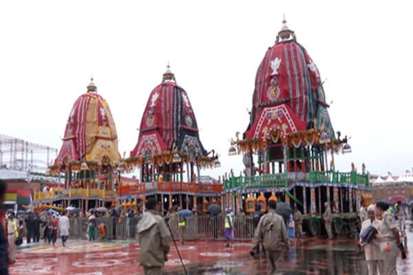 ‘વરસાદ નથી, ભગવાનના આશીર્વાદ છે’… લાખો ભક્તો પહોંચ્યા પુરી, શહેર જય જગન્નાથના નાદથી ગુંજી ઉઠ્યું.
