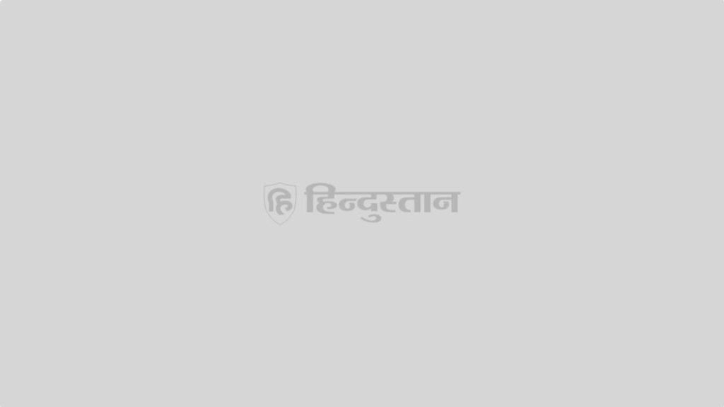 क्या सिया गोयल ने पुलिस कस्टडी में 30 हजार का स्वेटशर्ट पहना? वायरल फोटो को...