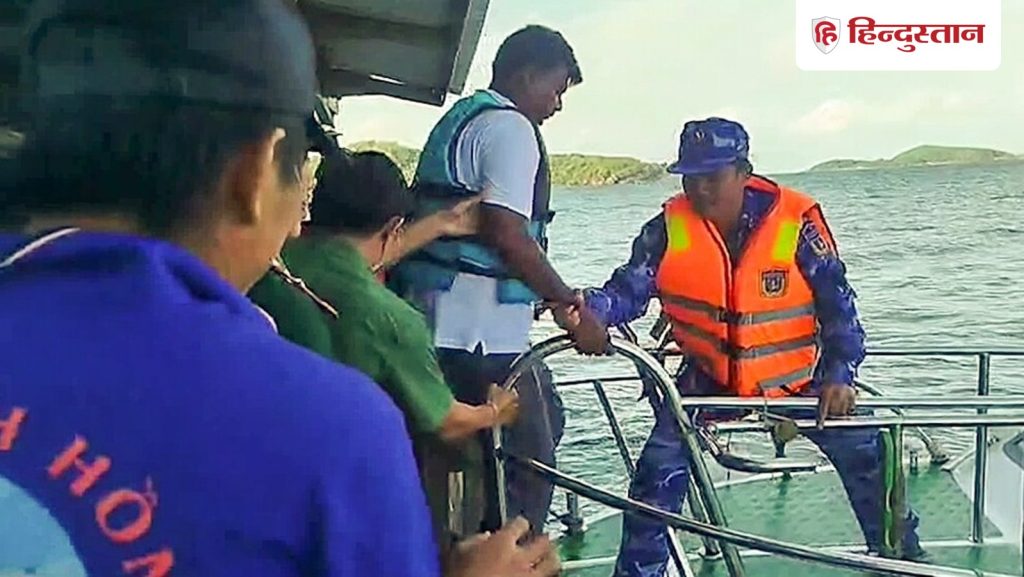 'खाना खाने निकले थे, मौत सामने खड़ी थी' वियतनाम बोट हादसे में बचे शख्स ने...