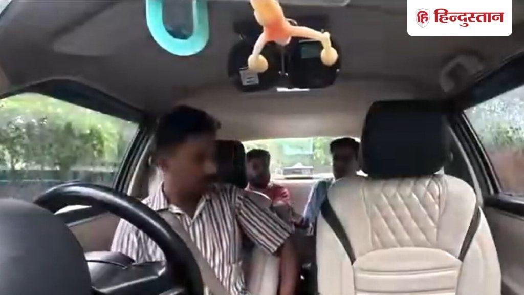 VIDEO: कैब में बैठते ही पैसेंजर ने जला ली सिगरेट, भड़क गया ड्राइवर, उतार दिया 'भूत'