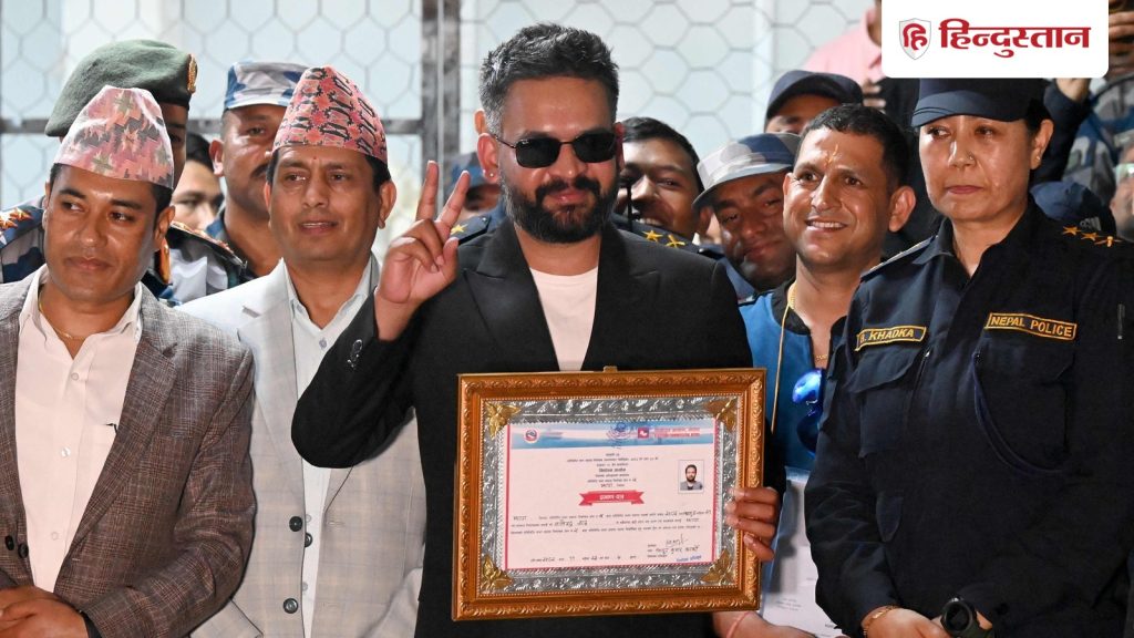 अपना ही एक नियम तोड़ रहे नेपाल के पीएम, भारत और चीन के साथ है कनेक्शन