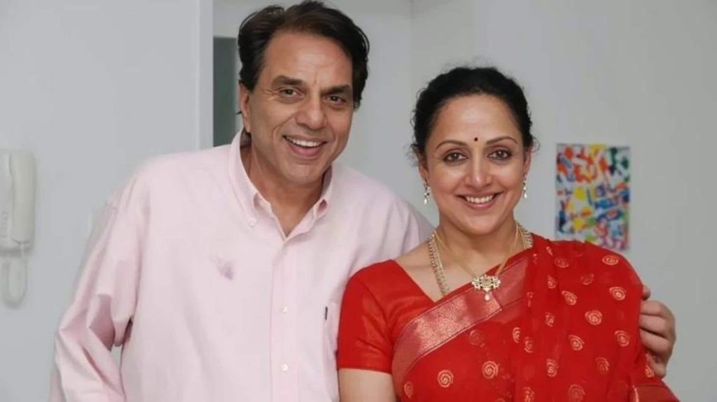 હેમા માલિનીએ ધર્મેન્દ્રને યાદ કરતાં કહ્યું- આખો દેશ તેમને પ્રેમ કરે છે અને… हेमा मालिनी, धर्मेंद्र को याद कर बोलीं- पूरे देश ने उनसे प्यार किया और उन्होंने मुझसे