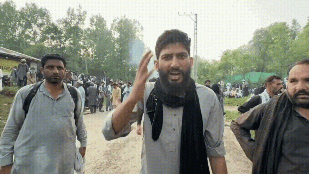 'रावलकोट में लाशें ही लाशें पड़ी हैं...', PoK में मचा खून-खराबा; चुनाव में खुलेआम...