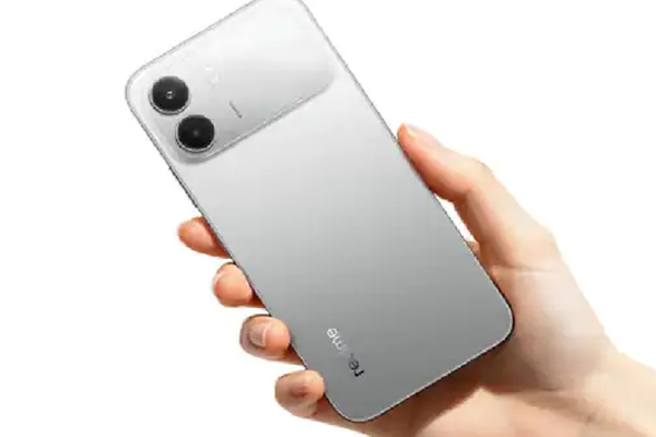 Realme C100i ભારતમાં લોન્ચ થયું, 6500mAh બેટરી અને મજબૂત MIL-STD-810H બોડીથી સજ્જ; કિંમત ₹14,999 Realme C100i भारत में लॉन्च, 6500mAh बैटरी और मजबूत MIL-STD-810H बॉडी से लैस; कीमत ₹14,999