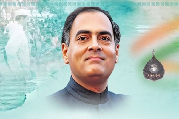 રક્ષા મંત્રીએ પૂર્વ પીએમ રાજીવ ગાંધીને તેમની જન્મજયંતિ પર આપી શ્રદ્ધાંજલિ, લખ્યું- ભારતની વિકાસ યાત્રા… पूर्व पीएम राजीव गांधी की जयंती पर रक्षा मंत्री ने दी श्रद्धांजलि, लिखा-भारत की विकास यात्रा...