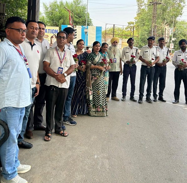 માનવ અધિકાર સંઘે સ્થાપના દિને સેવા અને સામાજિક જાગૃતિનો સંદેશ આપ્યો હતો मानवाधिकार एसोसिएशन ने स्थापना दिवस पर सेवा और सामाजिक जागरूकता का संदेश दिया