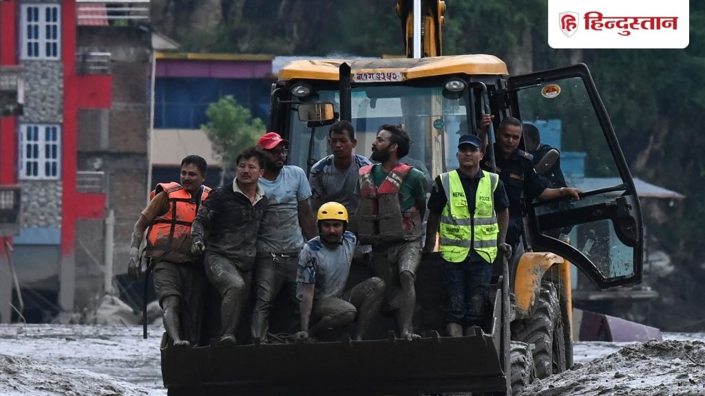 भूकंप, ग्लेशियर और मलबा...नेपाल में आई तबाही के पीछे क्या है असली वजह? जानें...