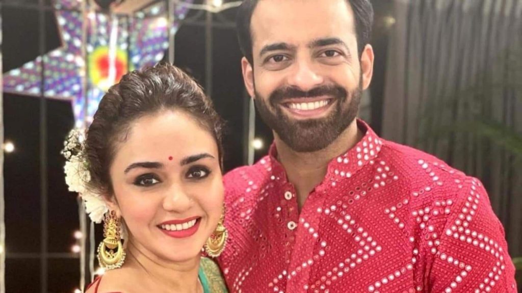 अमृता खानविलकर पति हिमांशु मल्होत्रा से अलगाव की खबरों पर भड़कीं, कानूनी चेतावनी दी