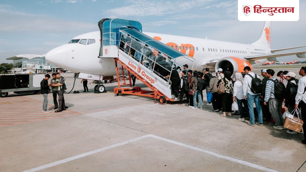 ટ્રમ્પ 2 લાખ લોકોને દેશનિકાલ કરશે! ઈતિહાસની સૌથી મોટી કાર્યવાહીની તૈયારી ट्रंप देंगे 2 लाख लोगों को देश निकाला! इतिहास की सबसे बड़ी कार्रवाई की तैयारी