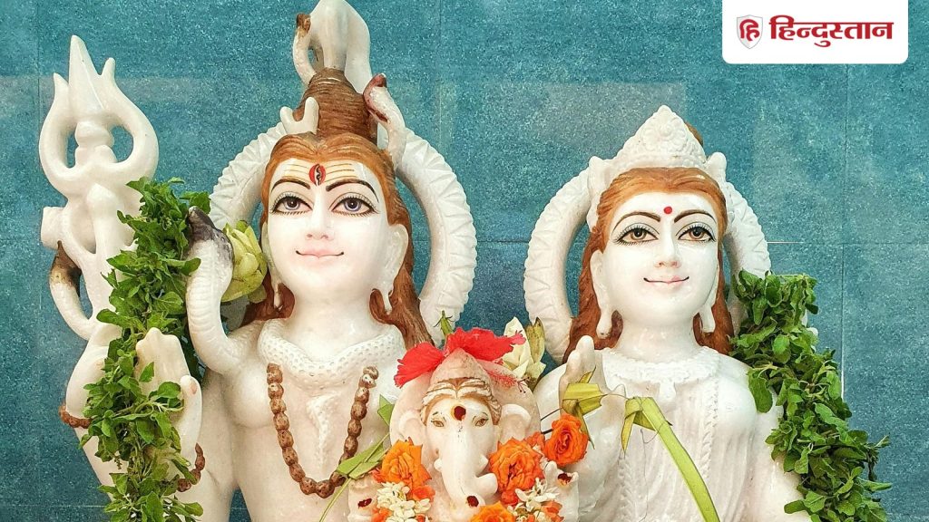 હિન્દીમાં 16 સોમવર વ્રત કથા: હિન્દીમાં 16 સોમવર વ્રતની સંપૂર્ણ વાર્તા અહીં વાંચો 16 Somvar Vrat Katha in Hindi: यहां हिंदी में पढ़ें 16 सोमवार व्रत की पूरी कथा