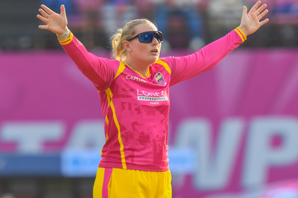 WBBL સીઝન 12: સોફી એક્લેસ્ટોન એડિલેડ સ્ટ્રાઈકર્સમાં પરત ફરે છે, જાણો તેનો રેકોર્ડ કેવો રહ્યો? डब्ल्यूबीबीएल सीजन 12: एडिलेड स्ट्राइकर्स में लौटीं सोफी एक्लेस्टोन, जानिए कैसा रहा है रिकॉर्ड?