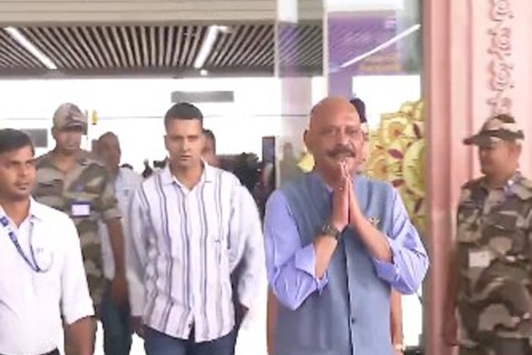 રામ મંદિર ટ્રસ્ટના CEO એર માર્શલ (નિવૃત્ત) જિતેન્દ્ર મિશ્રા અયોધ્યા પહોંચ્યા, કહ્યું- જીવનમાં… राम मंदिर ट्रस्ट के CEO एयर मार्शल (रिटायर्ड) जितेंद्र मिश्रा पहुंचे अयोध्या, बोले-जीवन में...
