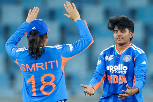 શ્રી ચારણીએ ઇતિહાસ રચ્યો, ICC મહિલા T20 બોલિંગ રેન્કિંગમાં નવો રેકોર્ડ બનાવ્યો श्री चरणी ने रच दिया इतिहास, आईसीसी विमेंस टी20 बॉलिंग रैंकिंग में बनाया नया रिकॉर्ड