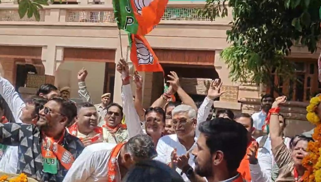 अंतिम दिन शेखावत ने झोंकी ताकत, पैदल मार्च और रैलियों में हुए शामिल