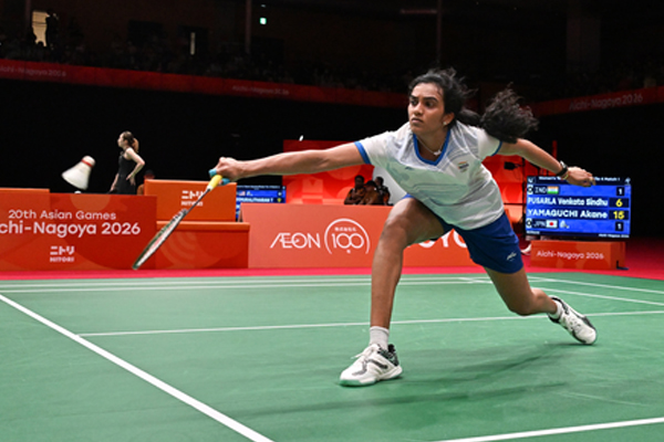 એશિયન ગેમ્સ 2026: મહિલા ટીમની ક્વાર્ટર ફાઈનલની પ્રથમ મેચમાં પીવી સિંધુનો પરાજય થયો, જાપાને 1-0થી લીડ મેળવી. एशियन गेम्स 2026: महिला टीम क्वार्टर फाइनल के पहले मैच में हारीं पीवी सिंधु, जापान ने बनाई 1-0 की बढ़त