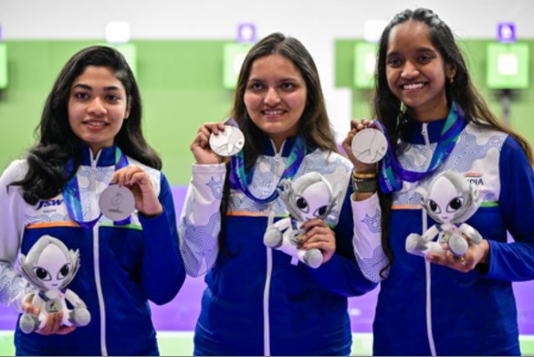 એશિયન ગેમ્સ 2026: મહિલા 10 મીટર એર રાઈફલ ટીમે સિલ્વર જીત્યો, રાષ્ટ્રપતિ મુર્મુ સહિત ઘણા નેતાઓ… एशियन गेम्स 2026: महिला 10 मीटर एयर राइफल टीम ने जीता सिल्वर, राष्ट्रपति मुर्मु समेत कई नेताओं ने...