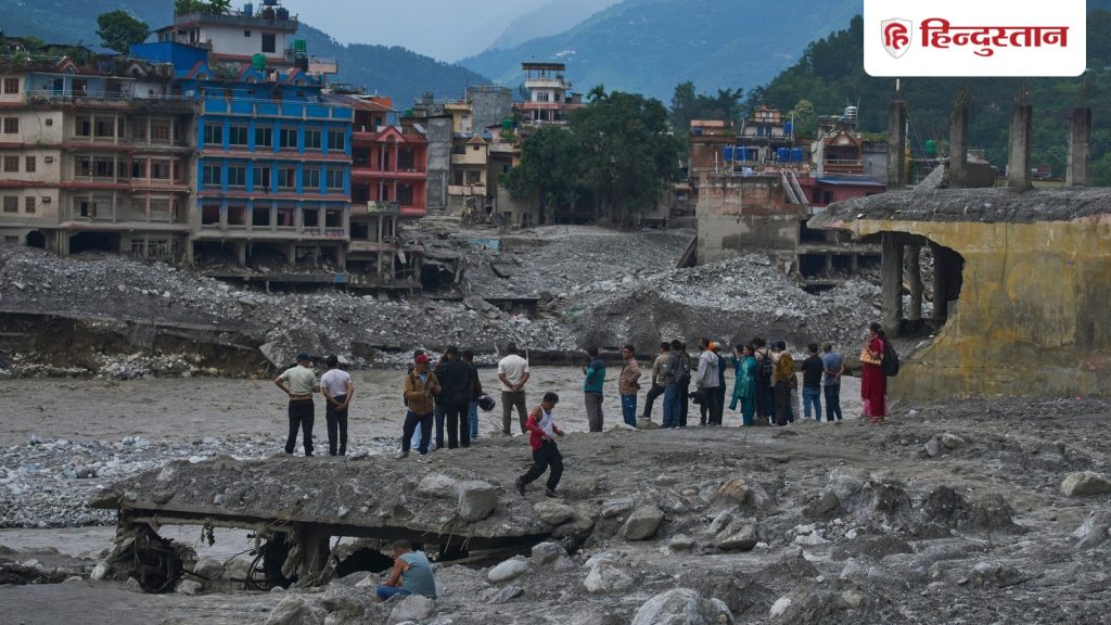 नेपाल में विदेशी पत्रकारों पर सरकार ने कसा शिकंजा, आ गया बाढ़ रिपोर्टिंग...