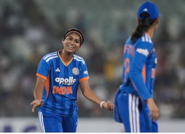 ત્રીજી T20: હરમનપ્રીતની તોફાની બેટિંગ, બોલથી ચમકી નંદિની, ઝિમ્બાબ્વે સામે ભારતનો વિજય… तीसरा टी20: हरमनप्रीत की तूफानी बल्लेबाजी, गेंद से चमकीं नंदनी, जिम्बाब्वे के खिलाफ भारत ने...