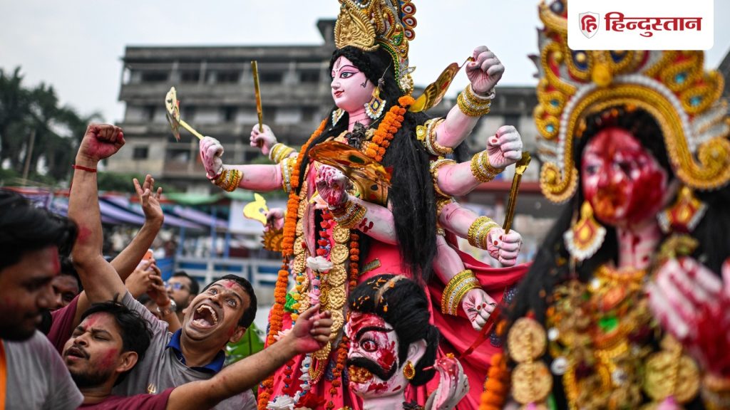 ‘बांग्लादेश में इस साल मनाई गई सबसे अच्छी दुर्गा पूजा’; हिंदुओं को खुश कर...